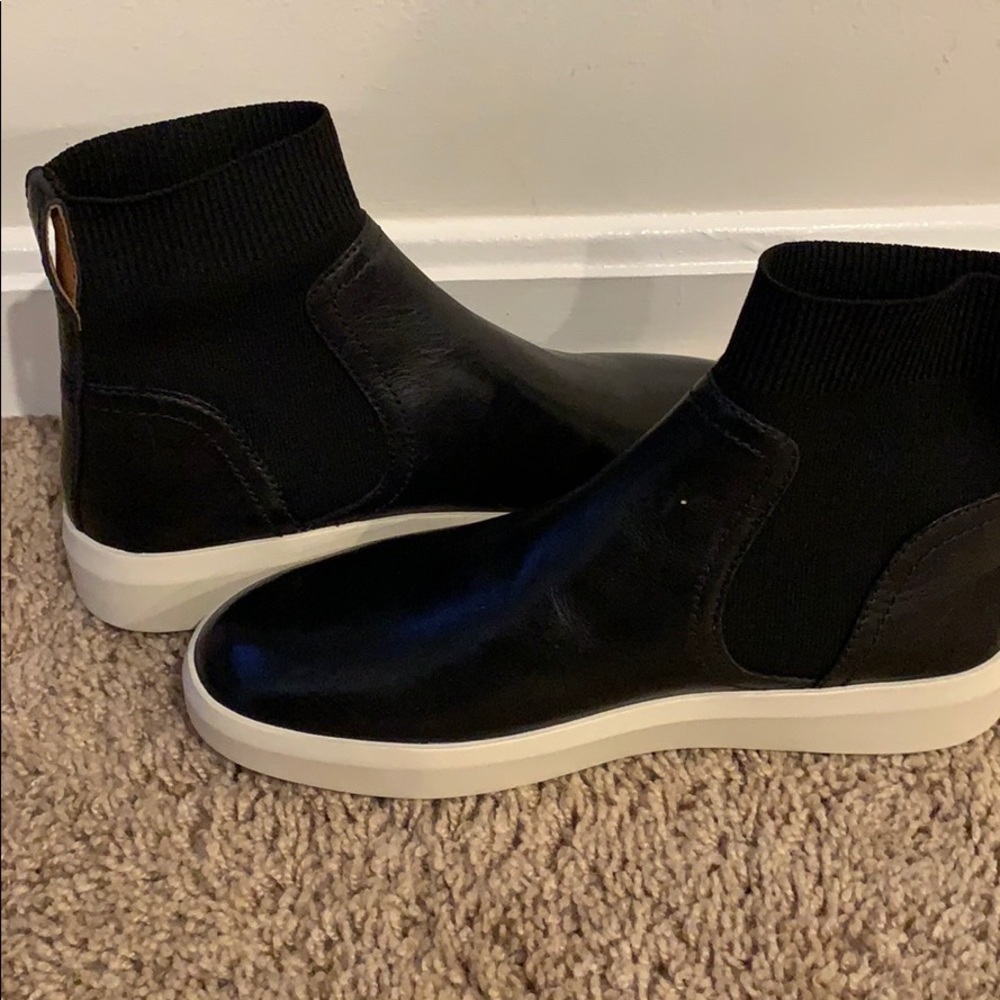 Frye - Picture 4 of 7